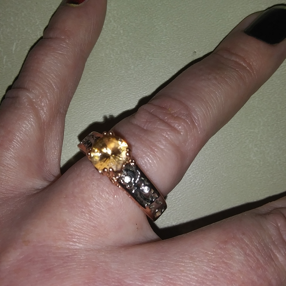 Ring - Picture 3 of 3